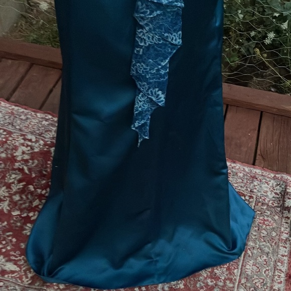 Modern Maids bridesmaid gown with jeweled hip brooch one shoulder lace size 10 - Picture 6 of 14